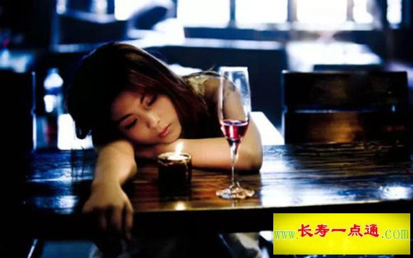 最新发现喝酒致癌，酒还能喝吗？